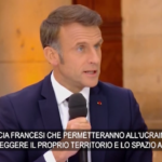 Ucraina, Macron promette aerei da combattimento per la difesa di Kiev