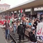 Torino, corteo pro Gaza: manifestanti occupano binari della ferrovia