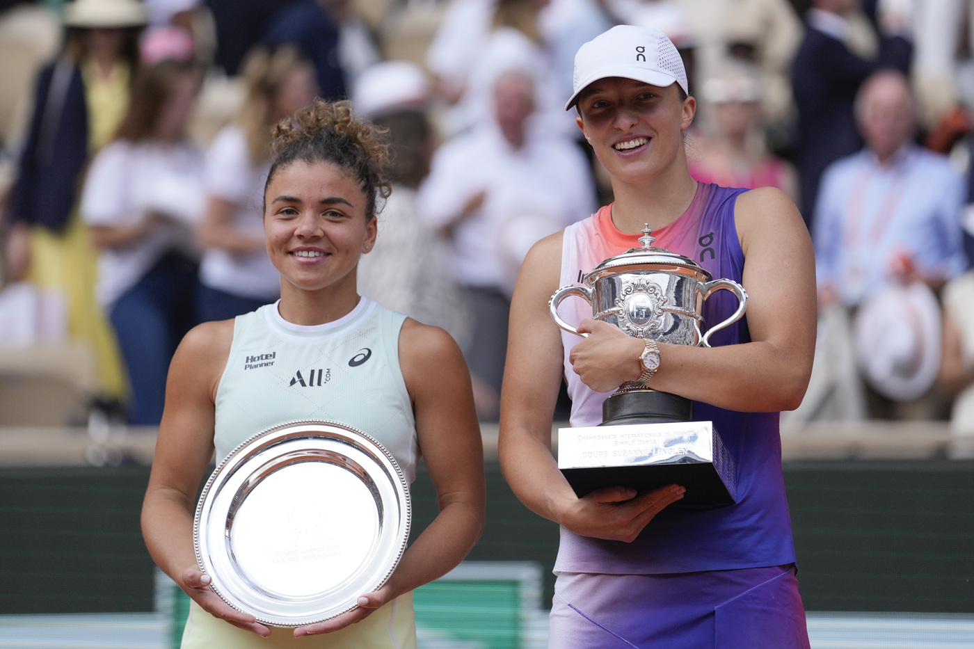 Roland Garros, Swiatek regina: Paolini ko in due set