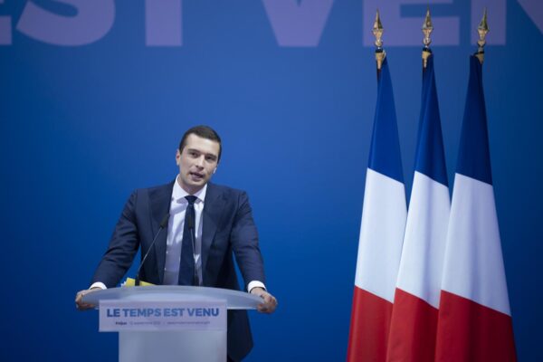 Presidenziali Francia, anche Hidalgo e Le Pen si candidano alle elezioni del 2022