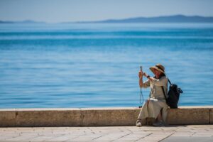 CRO, unterwegs bei sonnigen Wetter in Split