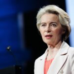 Ue, von der Leyen in cerca di voti va da leader S&d all’Eurocamera