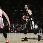 Basket, Virtus Bologna vince Gara 2 contro Olimpia Milano: serie-Scudetto in parità