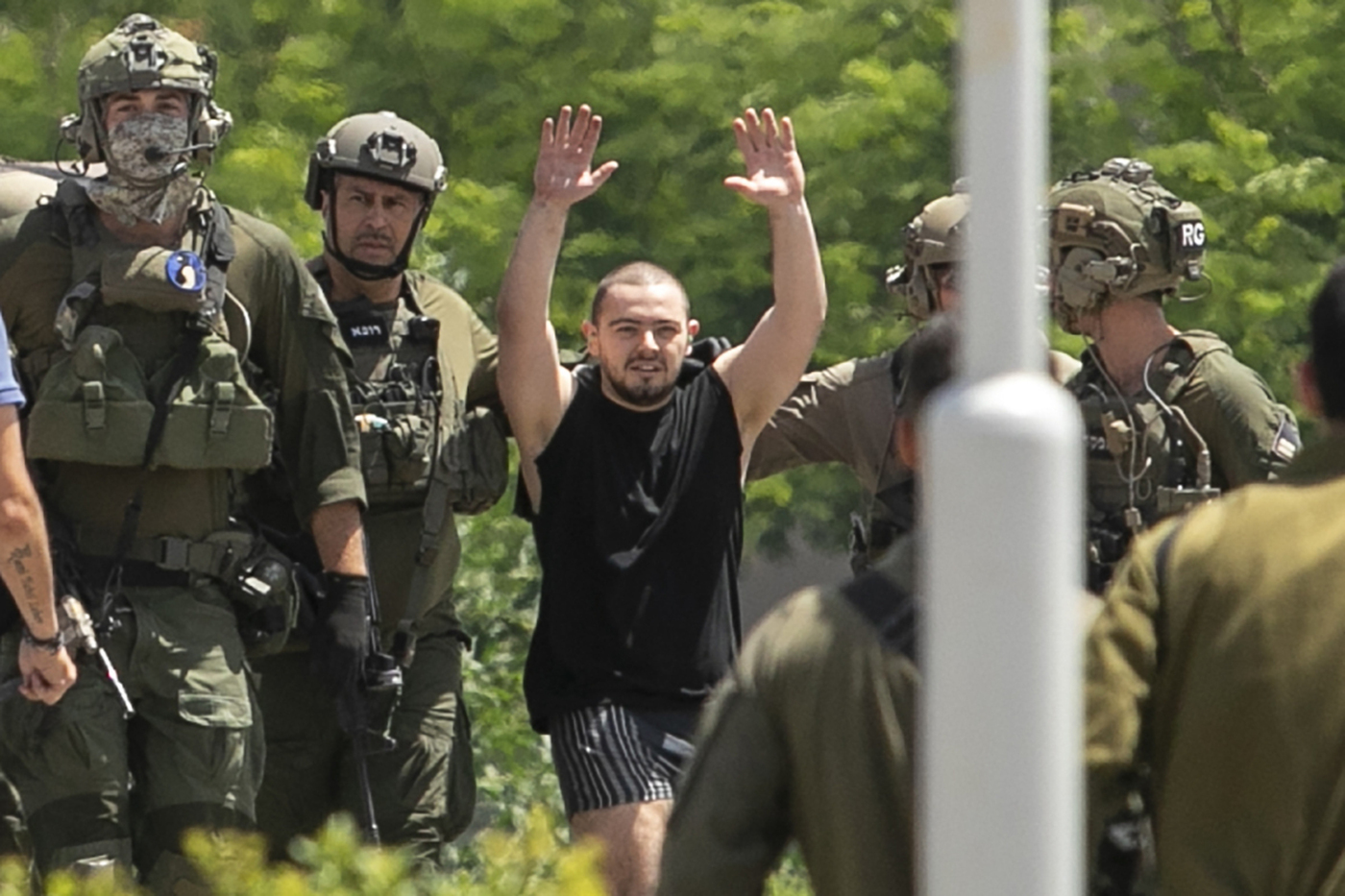 Gaza, Idf: “Tre ostaggi liberati erano in casa di un reporter Al Jazeera”