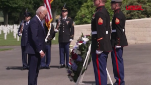 Usa, il presidente Joe Biden rende omaggio ai caduti nel cimitero militare di Aisne-Marne