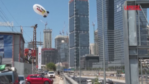 Israele, a Tel Aviv un pallone aerostatico per chiedere rilascio ostaggi a Gaza