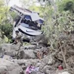 India, ribelli del Kashmir sparano su bus di pellegrini: almeno nove morti