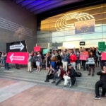 Bruxelles, sit-in davanti a Parlamento europeo contro partiti estrema destra