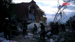 Ucraina, attacco russo su Kharkiv: case distrutte e persone ferite