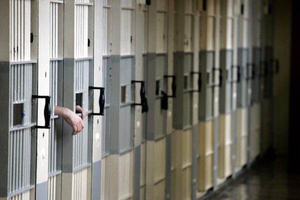Ferrara, detenuto di 56 anni si impicca in cella in carcere