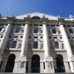 Borsa, forte calo per Milano: Ftse Mib sotto i 34mila punti