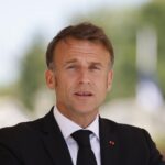 Francia, Macron: “Pronti al dialogo con le forze non presenti in maggioranza”