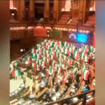 Autonomia, l’opposizione protesta in aula: i deputati cantano l’inno di Mameli e Bella Ciao