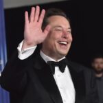 Tesla, azioni volano su ipotesi via libera a compenso da 56 miliardi per Elon Musk