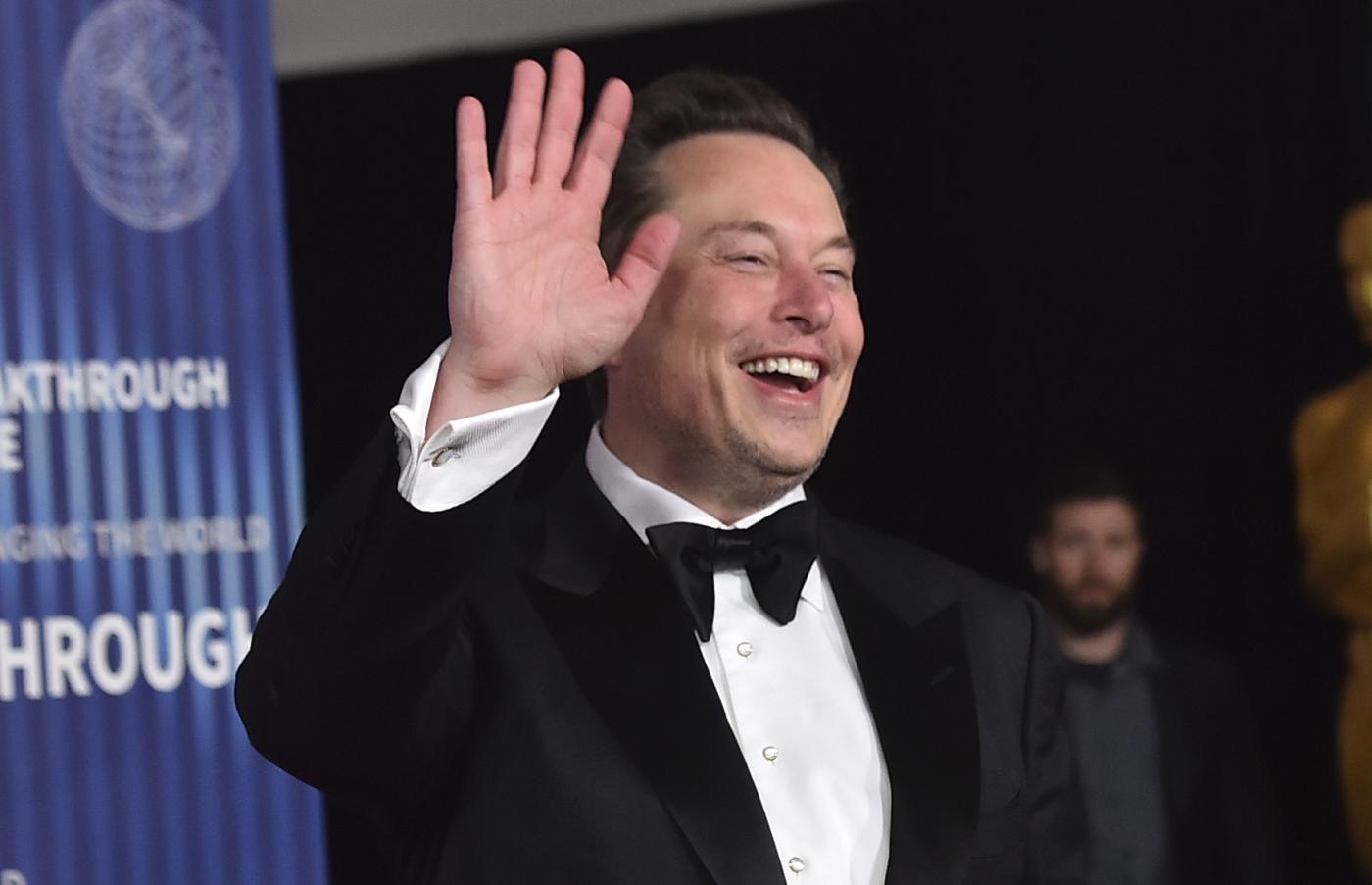 Tesla, azioni volano su ipotesi via libera a compenso da 56 miliardi per Elon Musk Tesla, azioni volano su ipotesi via libera a compenso da 56 miliardi per Elon Musk