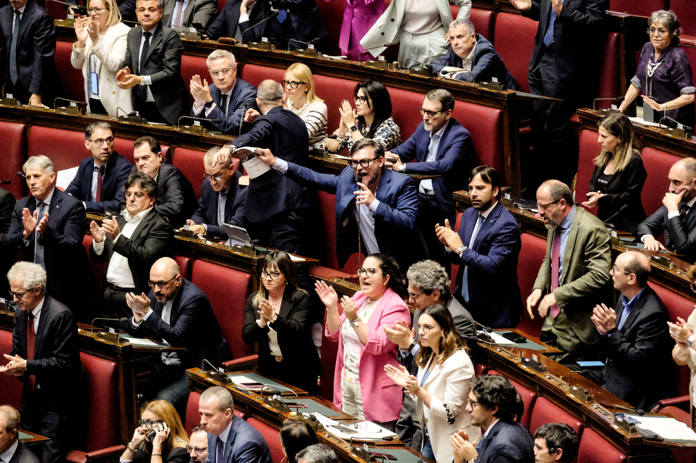 Camera, rissa in Aula: 15 giorni di sospensione per Iezzi, 4 per Donno