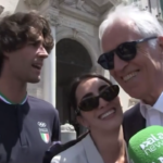 Tamberi con la moglie accolto dai tifosi al Quirinale: “Mattarella mi ha fatto emozionare”