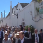 G7, le first lady visitano Alberobello