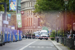 Euro 2024, allarme terrorismo a Berlino: fan-zone sgomberata per zaino sospetto