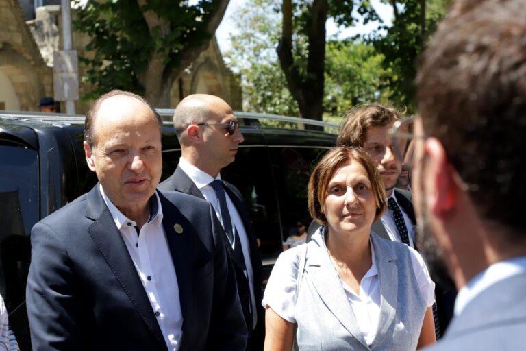 G7, le first lady in visita ad Alberobello