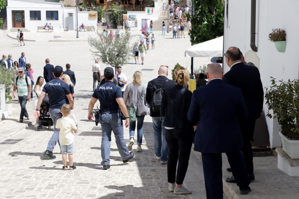Galleria foto 'G7, le first lady in visita ad Alberobello' - foto 3