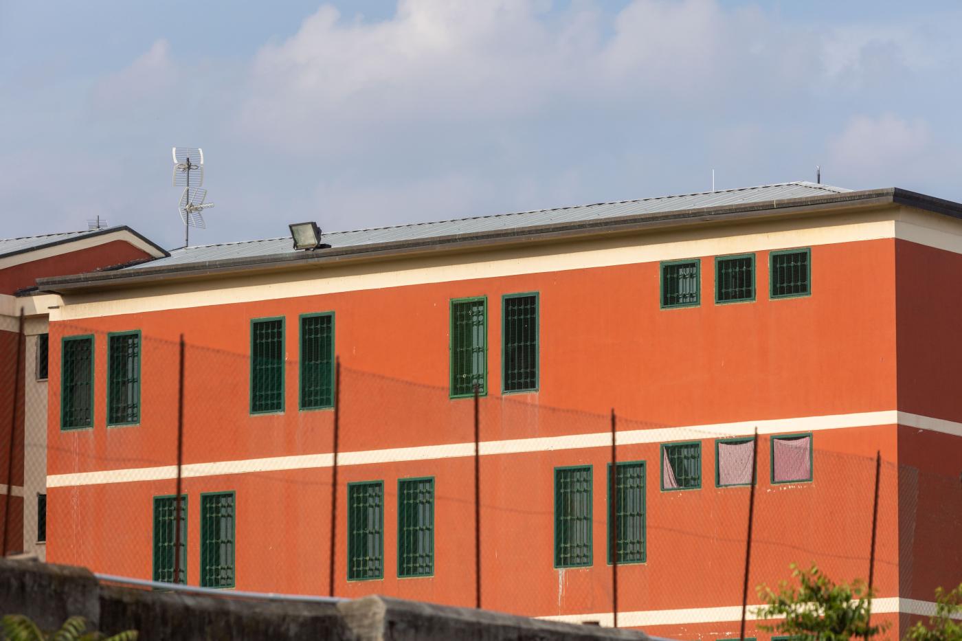 Milano, rintracciato uno dei due detenuti minorenni evasi dal Beccaria