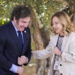 Argentina, Meloni esulta per Milei: “Congratulazioni, amico mio!”