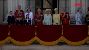 Kate Middleton, la principessa e la famiglia reale sul balcone di Buckingham Palace