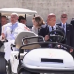 G7, la premier Meloni e Papa Francesco sulla golf car a Borgo Egnazia