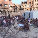 Gaza, festa di Eid al-Adha: i musulmani pregano tra le rovine