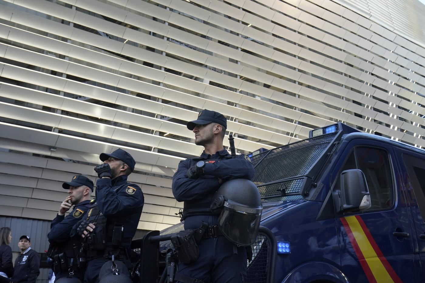 Spagna, smantellato centro propaganda Isis: incitava a colpire il Real Madrid