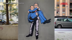 “Insieme”, Silvio Berlusconi in braccio a Enrico Berlinguer: il murale di aleXsandro Palombo
