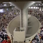La Mecca, quasi due milioni di pellegrini per l’Hajj celebrano il rito della lapidazione del diavolo