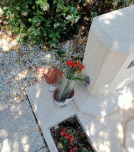 Berlinguer, profanata la tomba. La famiglia: “Gesto politico, basta oltraggi”