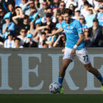 Napoli, il club all’agente e al papà di Kvaratskhelia: “Non è sul mercato”