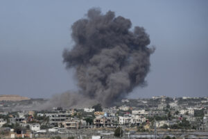 Bombe di Israele su Gaza e Rafah, sette vittime