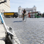 Roma, scontro auto-monopattino a Tor Bella Monaca: morta 24enne