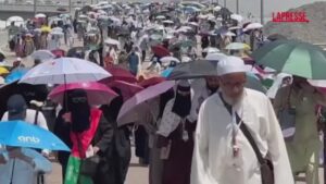 La Mecca, fasi finali dell’Hajj sotto un caldo torrido per i musulmani