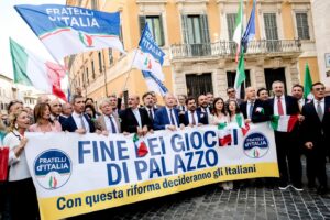 Roma - Senato, senatori di FDI festeggiano l’approvazione della legge sul premierato