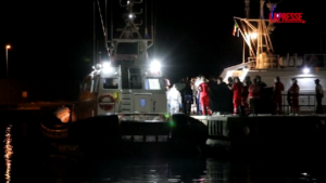 Migranti, naufragio in Mar Jonio: a Roccella Jonica i corpi di sei vittime