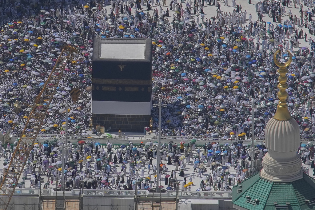 La Mecca, centinaia di morti durante pellegrinaggio Hajj a causa del caldo