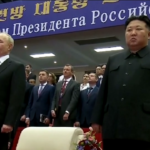 Corea del Nord, Putin guida per le strade di Pyongyang a fianco di Kim Jong Un