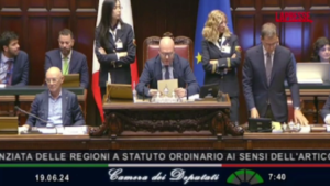 Autonomia, la Camera approva il disegno di legge: la proclamazione di Fontana