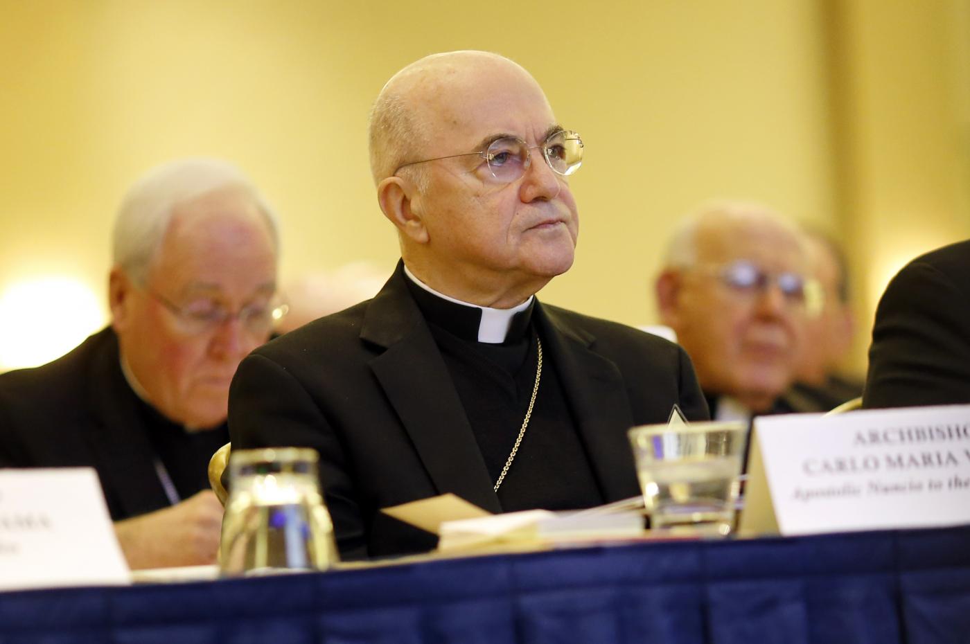 Vaticano, monsignor Viganò: “Non mi sottoporrò a un processo farsa”