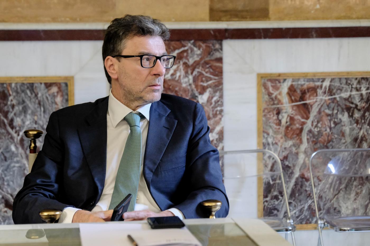 Manovra, Giorgetti: “Taglio cuneo per redditi fino a 40mila euro”