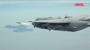 Corea del Sud, esercitazioni aeree congiunte con Usa: il video dei caccia militari