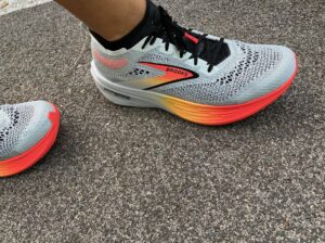Running: in gara con la Brooks Hyperion elite 4 Running: in gara con la Brooks Hyperion elite 4