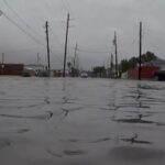 Texas, strade sommerse dall’acqua per il passaggio della tempesta tropicale Alberto
