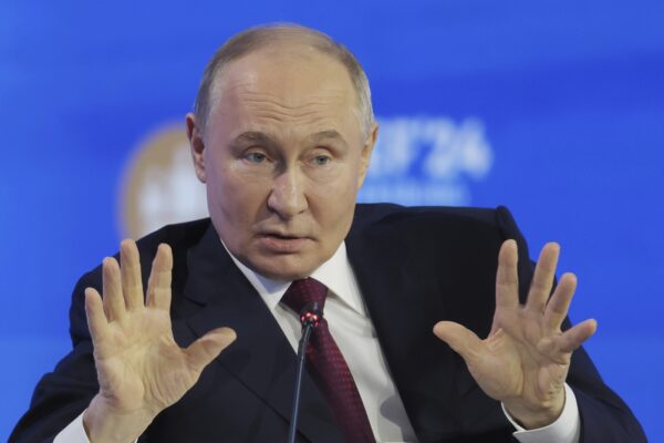 Presidente russo Vladimir Putin al Forum economico internazionale di San Pietroburgo