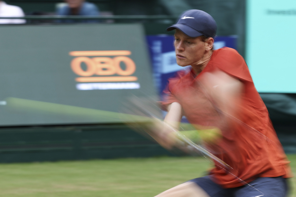 Atp Halle, Sinner in semifinale: battuto Struff in tre set Atp Halle, Sinner in semifinale: battuto Struff in tre set